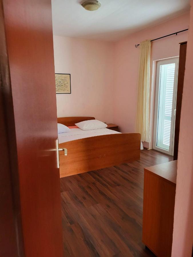Apartment Raslina 외부 사진